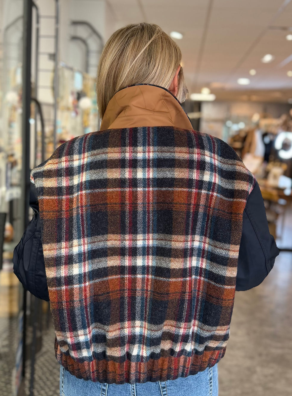 Miniaturbild: Veste Bazar Delux 