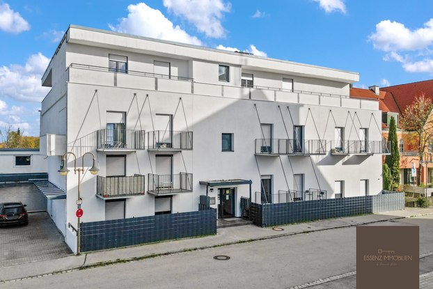 Dominika Reiter ESSENZ IMMOBILIEN Immobilienmaklerin in Bayern Mindelheim Bad Wörishofen Bratislava Slowakei Österreich Osttirol Lienz Wien mindelheim bayern Königsbrunn Investition Immobilienanlage Augsburg