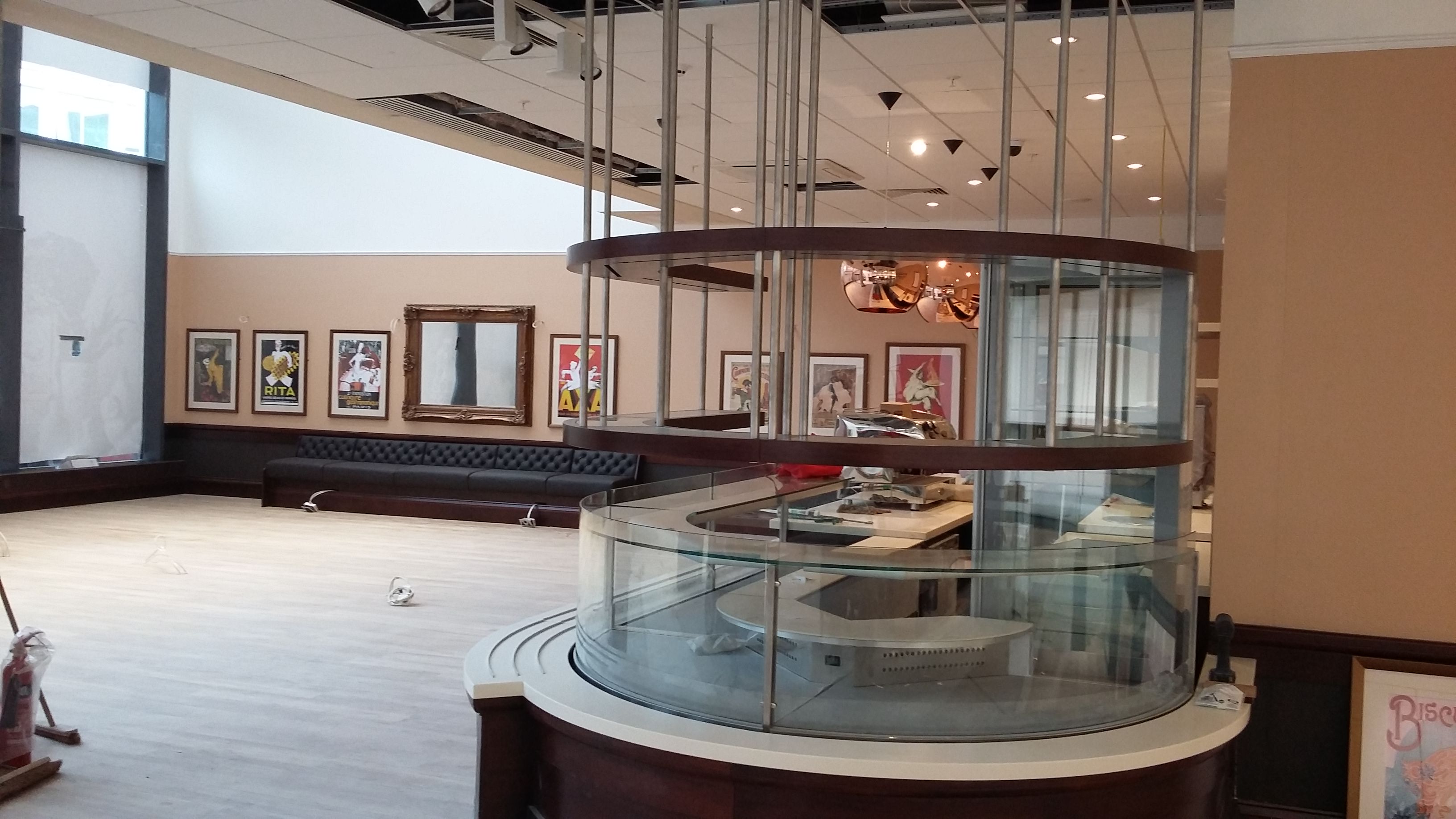 Shop Fitter Patisserie Valerie39