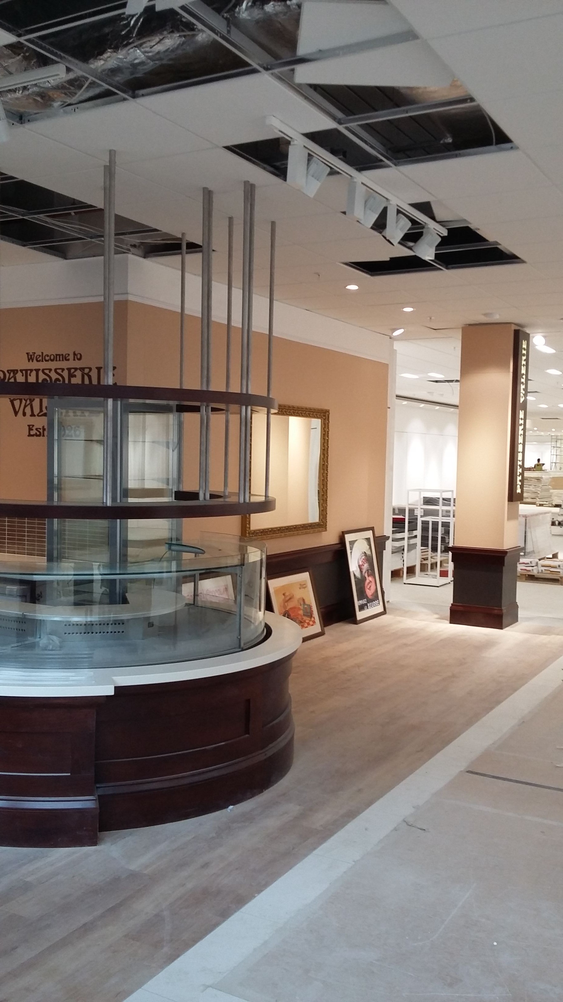 Shop Fitter Patisserie Valerie24