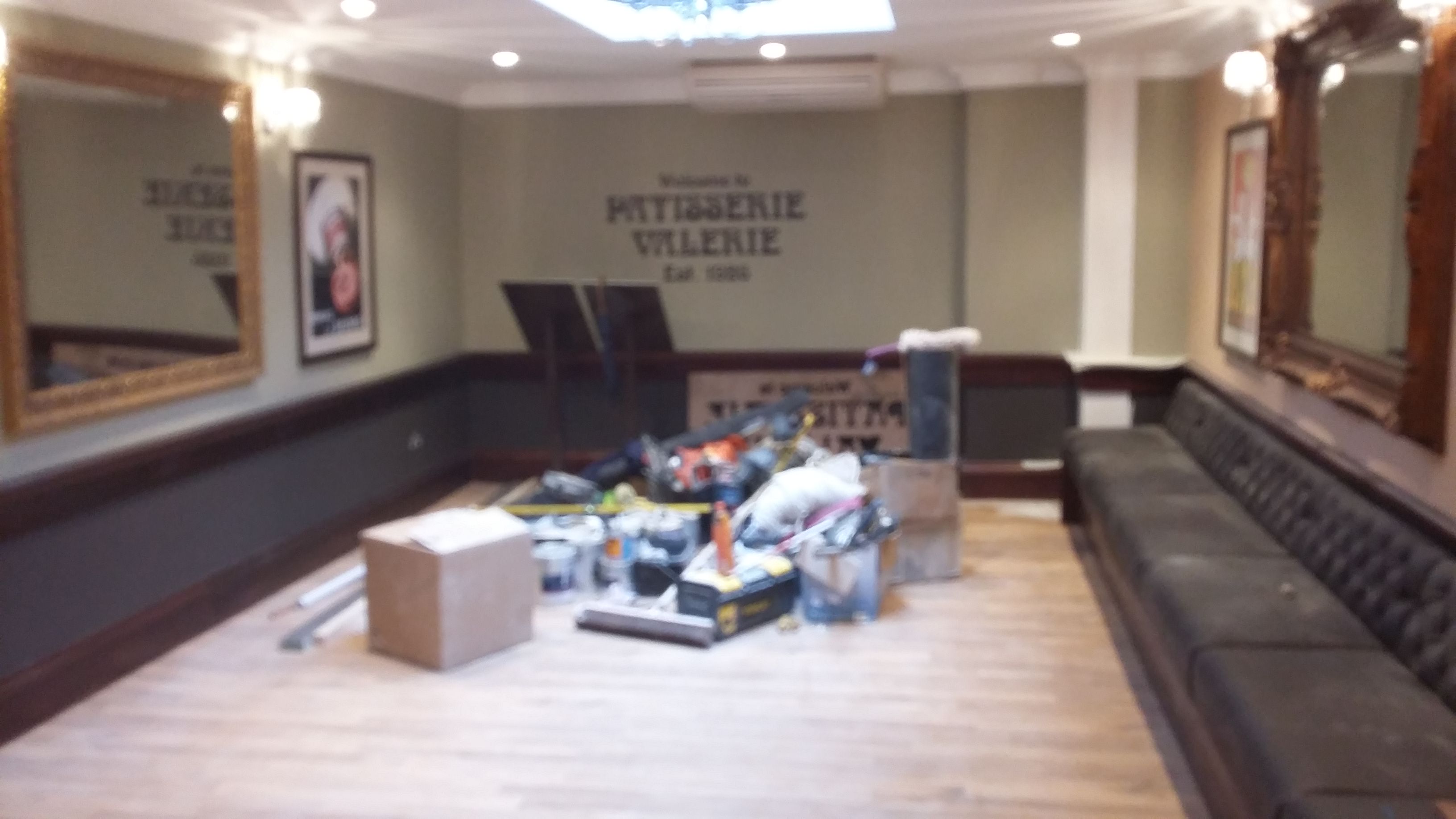 Shop Fitter Patisserie Valerie69