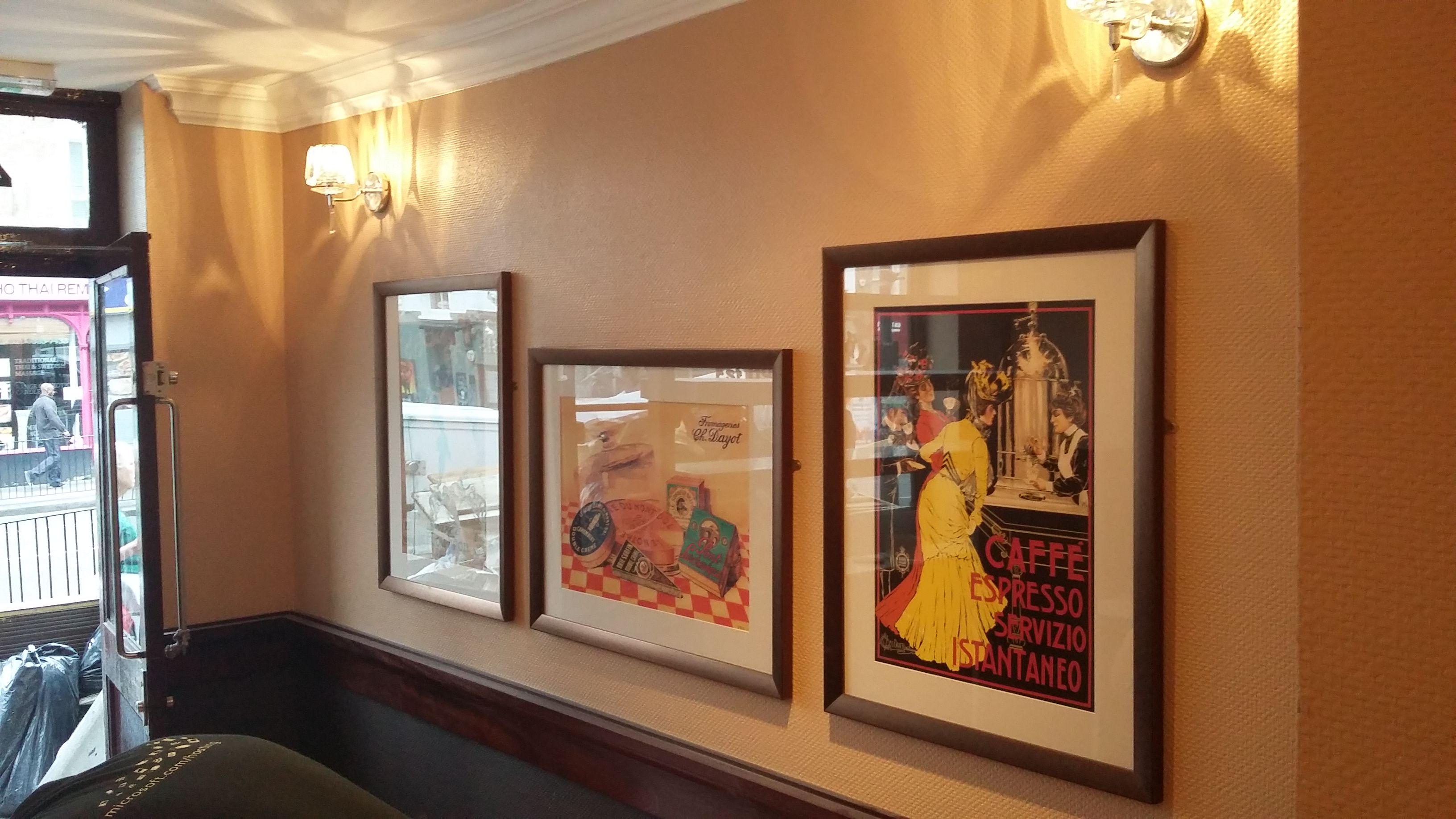 Shop Fitter Patisserie Valerie66