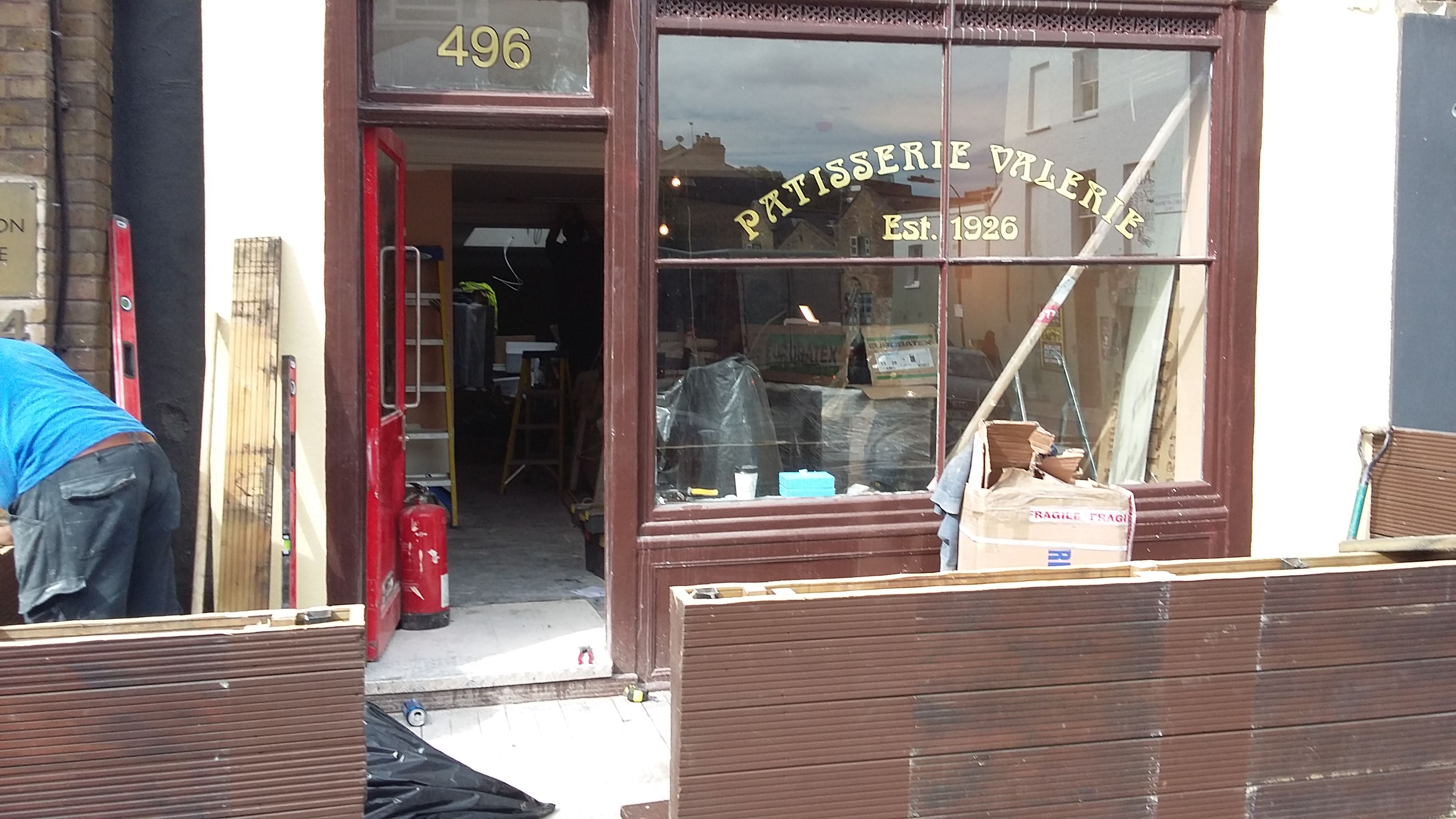 Shop Fitter Patisserie Valerie17
