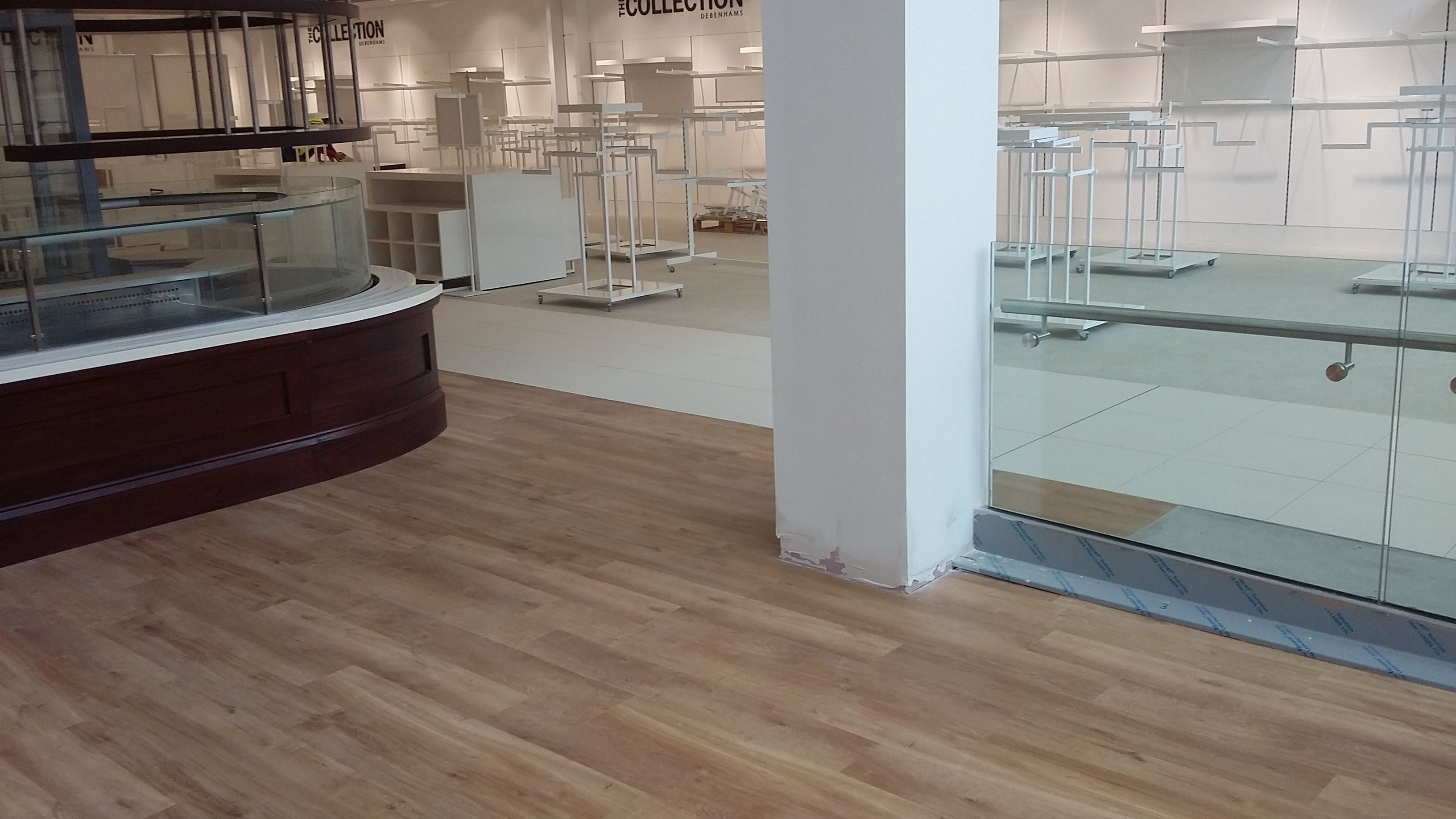 Shop Fitter Patisserie Valerie89