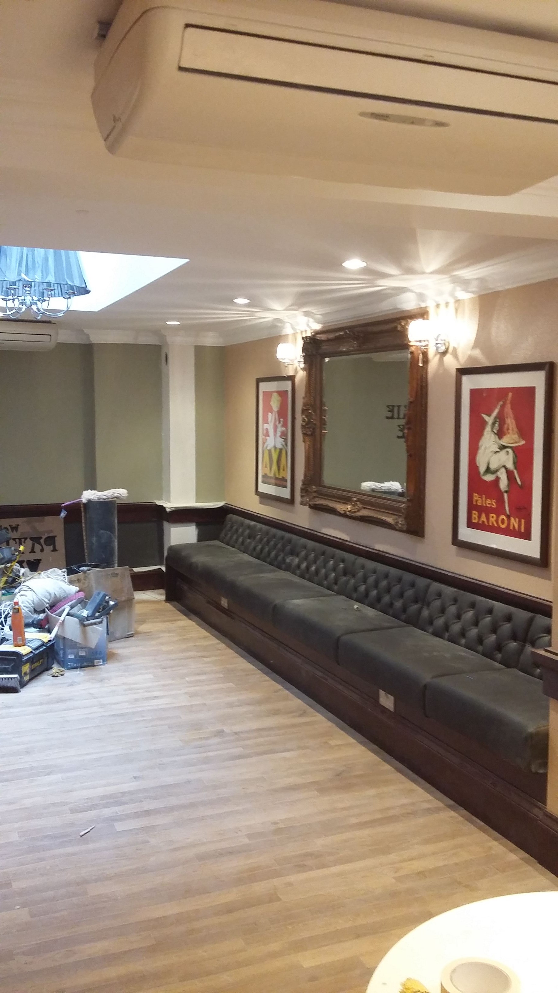Shop Fitter Patisserie Valerie67