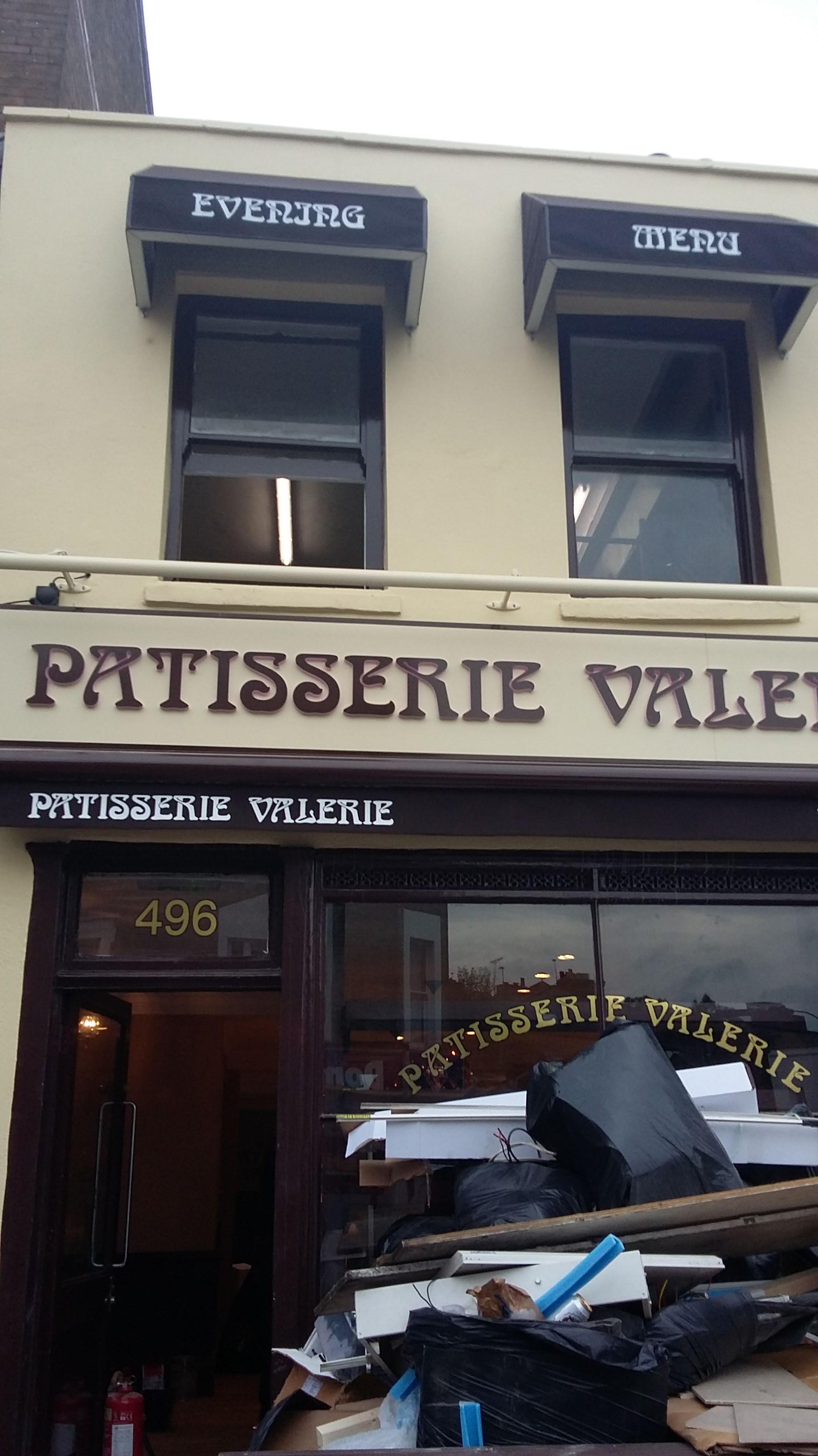 Shop Fitter Patisserie Valerie62