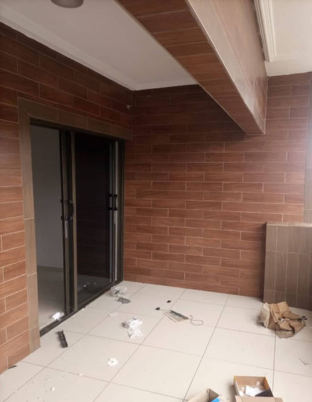 A Louer appartement de 3 pièces balcon Cocody Riviera Palmeraie zone Sacré Cœur