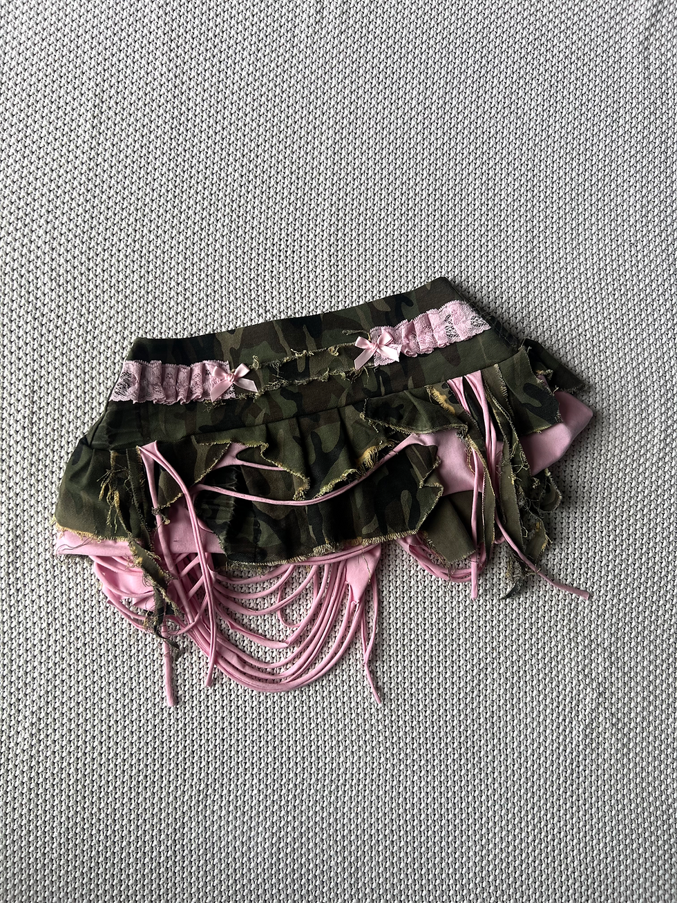 Miniatura: Distressed Camo Skirt