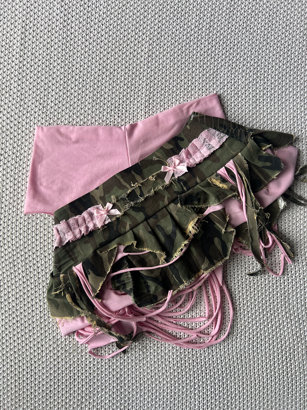 Miniatura: Distressed Camo Skirt