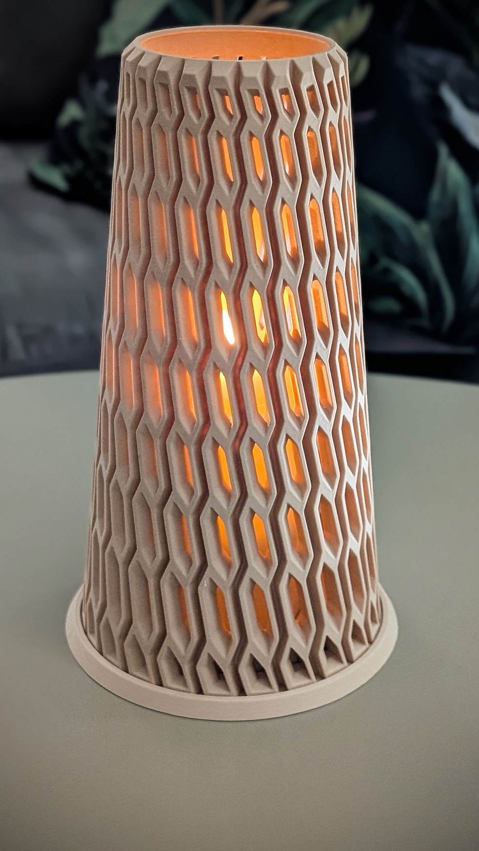 Miniaturbild: Blumenvase / Tischleuchte HexaForm (L)