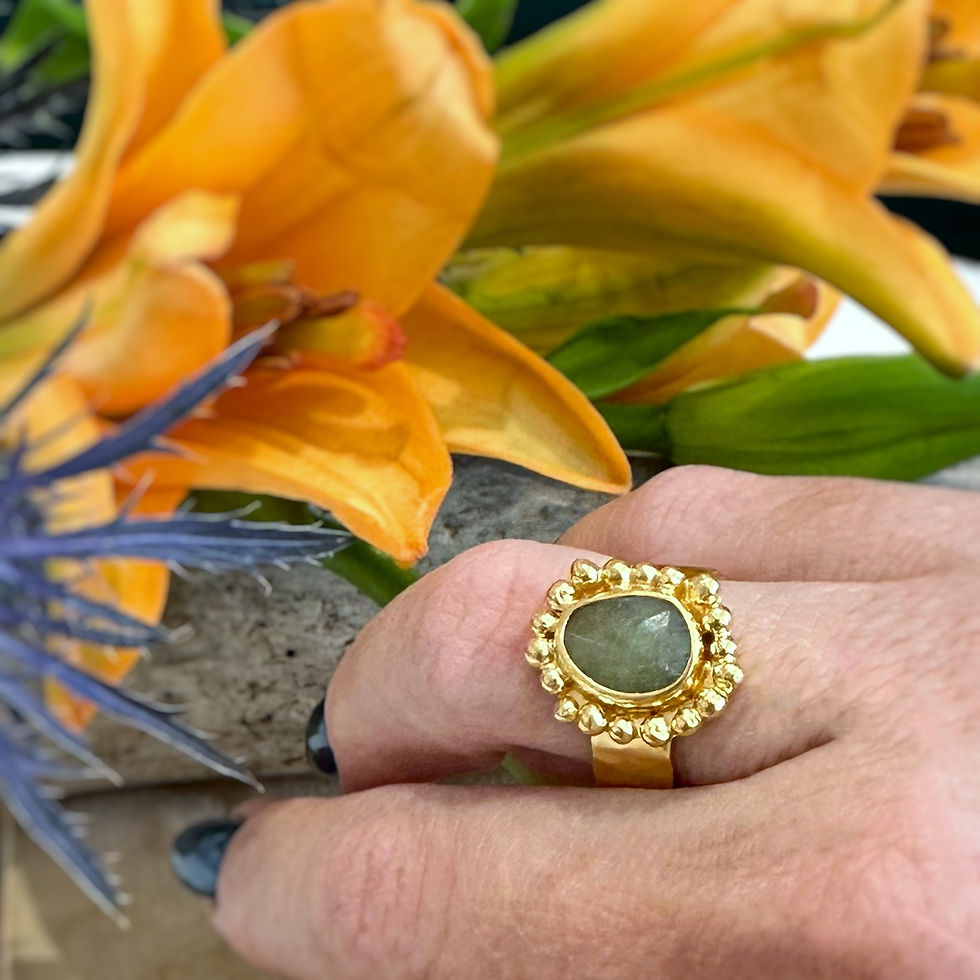 Thumbnail: Insight Ring - 18k Gold Green Sapphire