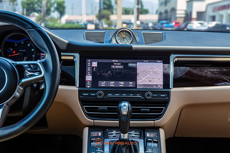 Thumbnail: 2019 Porsche Macan AWD