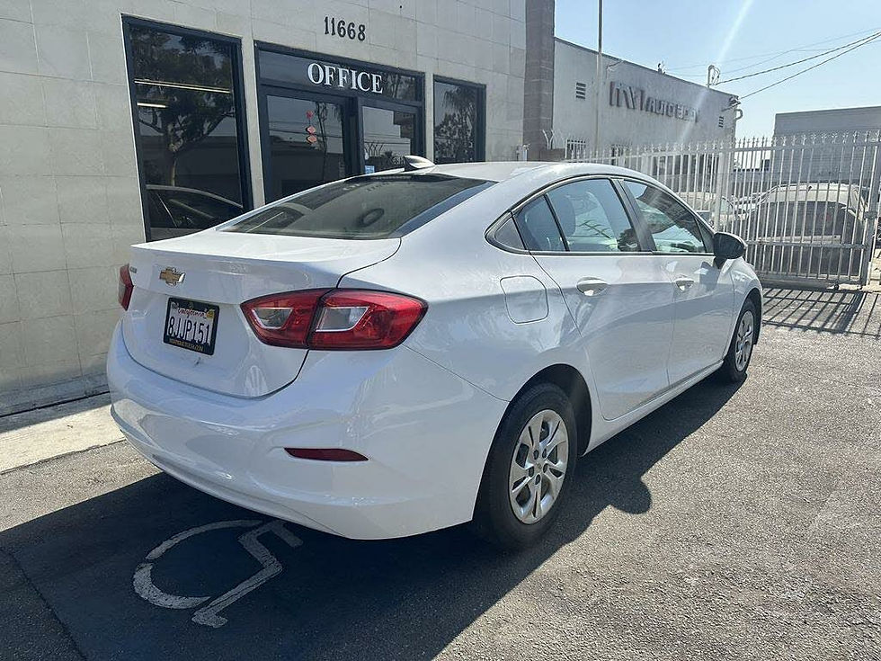 縮圖：2019 Chevrolet Cruze LS Sedan FWD