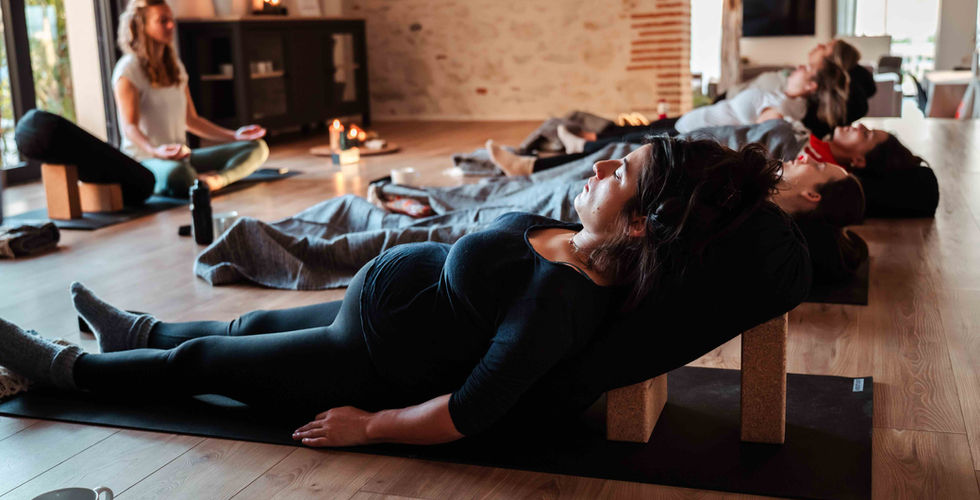 Prenatal meditation class