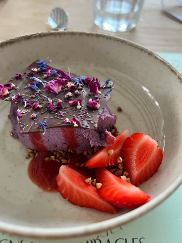 Delicious plant-based meals made with fresh, organic ingredients, nourishing both body and mind during pregnancy at The Humming Bee Prenatal Retreat