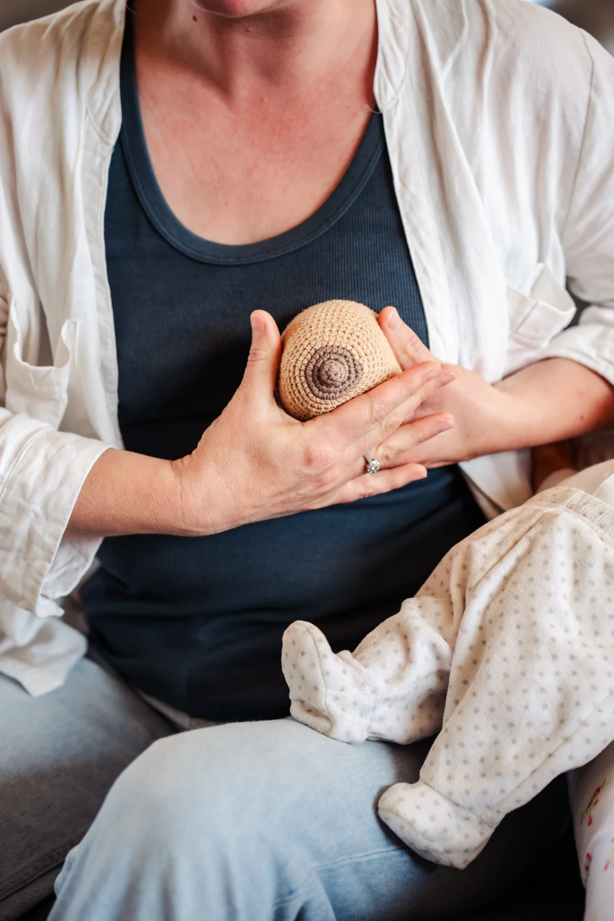 lactation specialist showing tips and tricks 