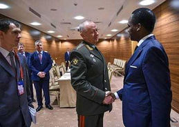 Le Cameroun séduit par la puissance de l'armée russe, signe un accord militaire avec Moscou