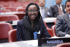 La Namibie a la plus jeune ministre au monde, Emma Theofilus 23 ans.