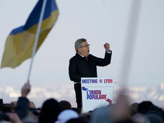 Mélenchon veut sortir de l'OTAN et nouer des «alliances altermondialistes»