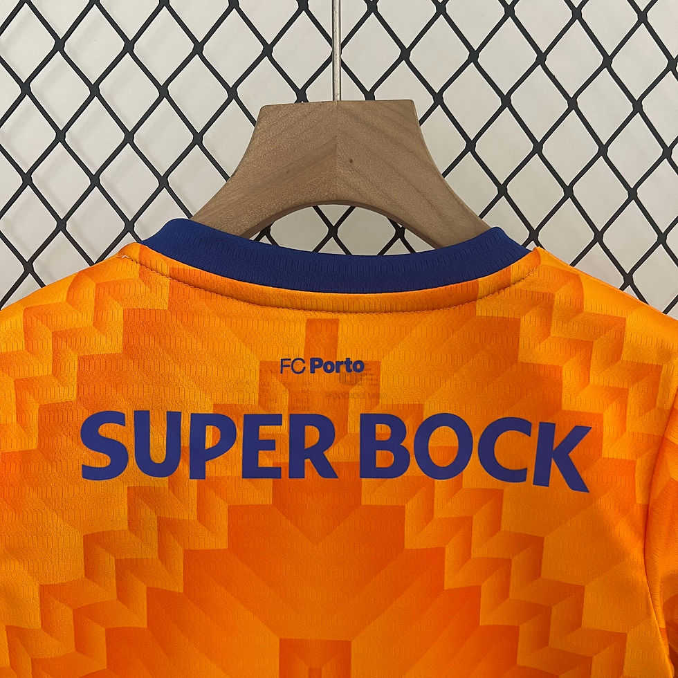 Miniatura: A parte de trás ampliada do equipamento do Futebol Clube do Porto