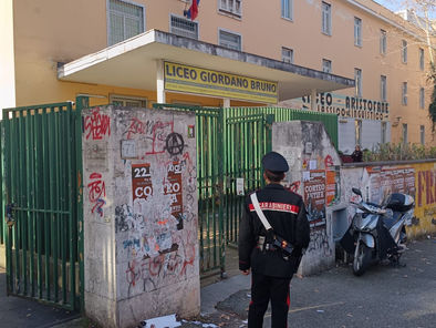 Talenti, corto circuito al Giordano Bruno: evacuato il liceo