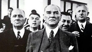 Kendini Tanımayan Liderlik Edemez