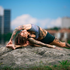 VICTORIA "HELLCAT" CARP - 100 Yoga Teachers