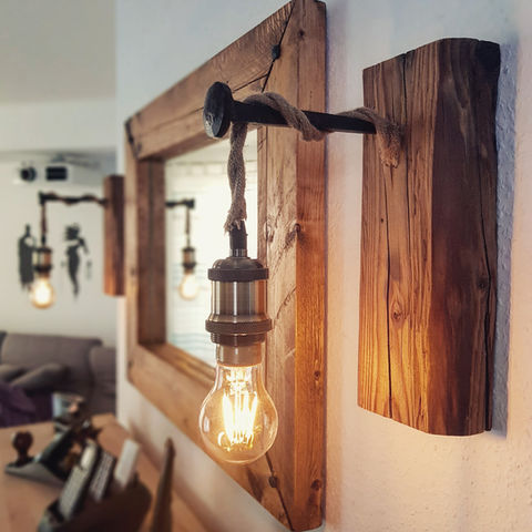 Holzspiegel mit geschmiedeten Nägeln