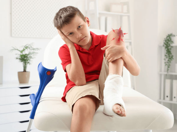 Trẻ em đang trong độ tuổi phát triển là đối tượng dễ mắc bệnh Osgood-Schlatter hàng đầu
