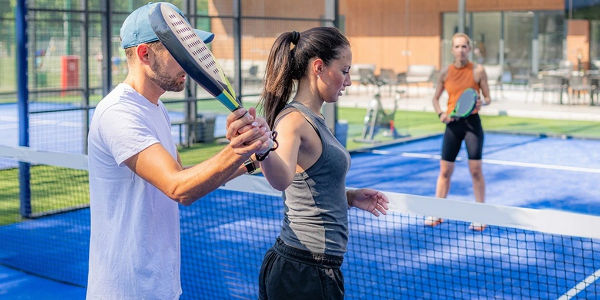 Việc nghỉ ngơi và xử lý đúng cách sau khi đau khớp sẽ giúp bạn quay lại sân Pickleball nhanh chóng và an toàn hơn.
