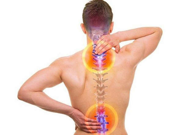 Các gai xương này xuất hiện do canxi tích tụ ở dây chằng, các đốt sống hoặc do tự phục hồi của xương sau chấn thương, va đập hoặc áp lực lên cột sống
