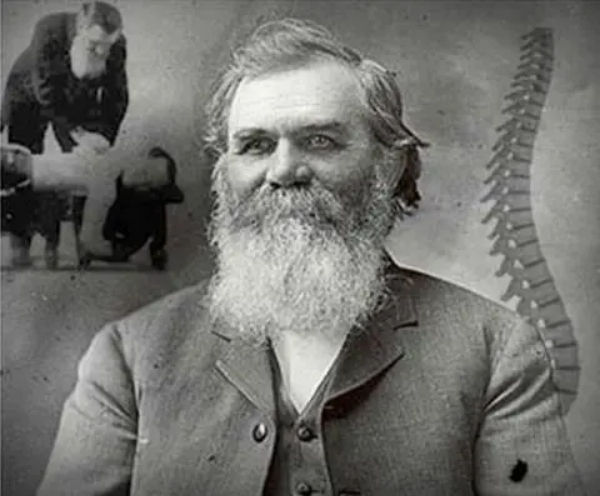 Daniel David (DD) Palmer đã thực hiện lần nắn chỉnh thần kinh cột sống đầu tiên vào ngày 18 tháng 9 năm 1895.