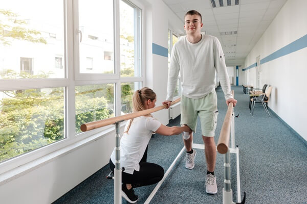 Chăm sóc và phục hồi đúng cách là chìa khóa để trở lại sân cỏ sau chấn thương.