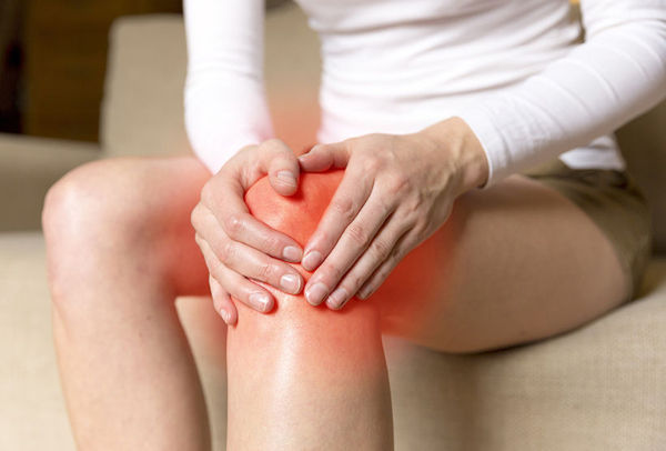 Thoái hóa xương khớp là bệnh lý mãn tính về xương khớp thường gặp ở những người trên 40 tuổi, đặc biệt là sau 60 tuổi