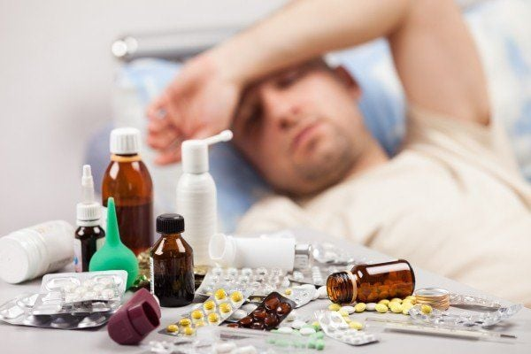 Một số biến chứng nghiêm trọng do lạm dụng thuốc giảm đau có thể không biểu hiện rõ, khiến người bệnh chủ quan cho đến khi phát hiện muộn.