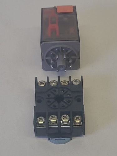 Miniature : Schrack MT221024 Power Relay 24VDC 10A DPDT Genomic Solutions MGII 610 Used