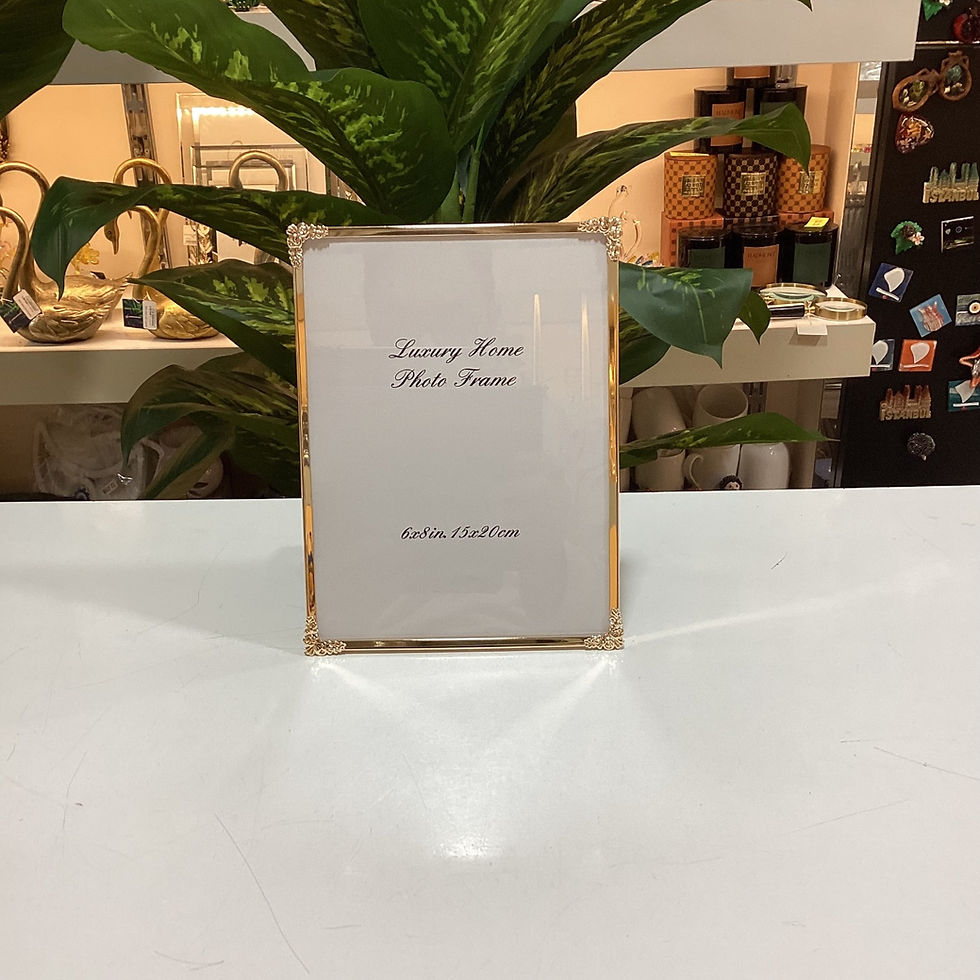 İnce Kenarlı Metal Fotoğraf Çerçevesi Gold Renk Ürün Hediyelik Dekoratif Ev Eşyası