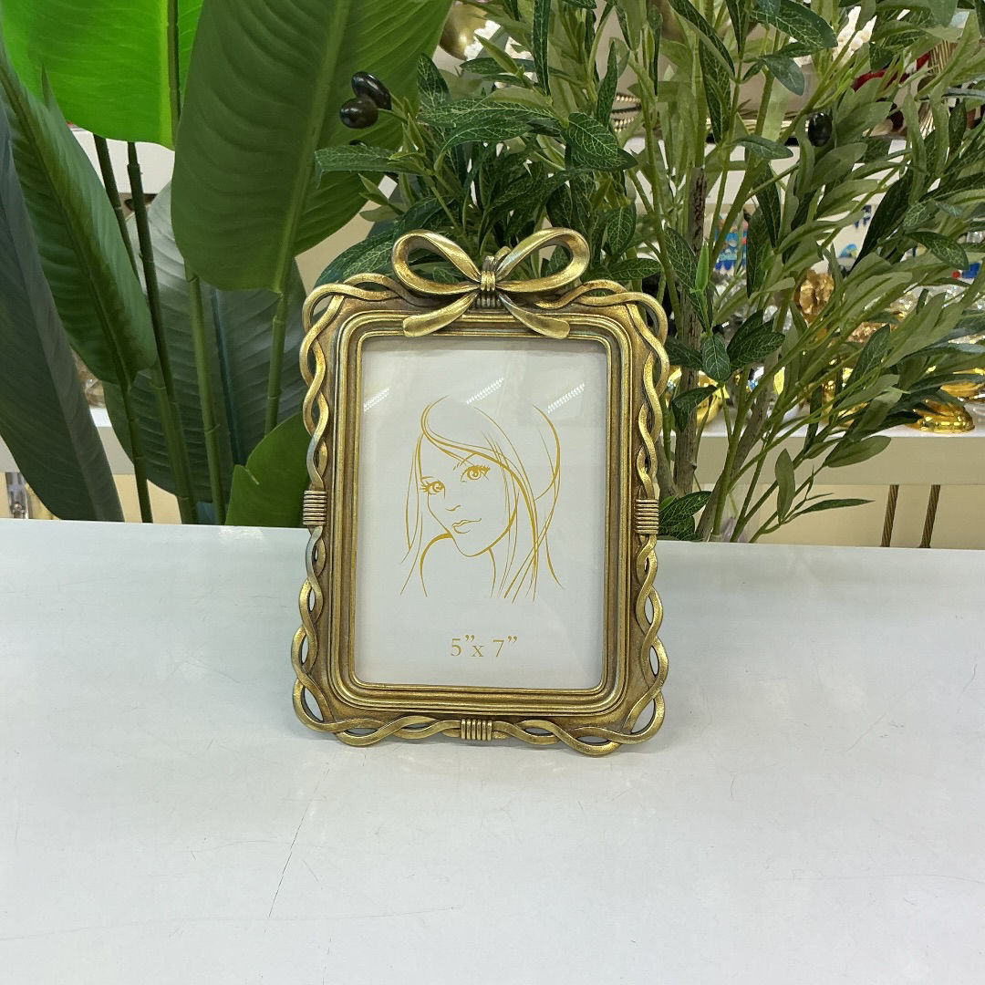 Gold Fiyonk Detaylı Dekoratif Fotoğraf Çerçevesi 13x18 cm