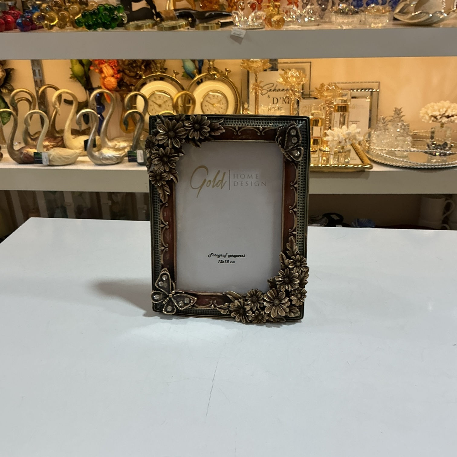 Kelebek & Papatya Detaylı Dekoratif Fotoğraf Çerçevesi 13x18 Kahverengi