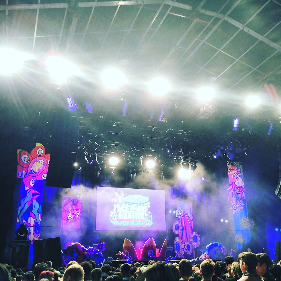 Kyary finally goes on stage at 8pm!