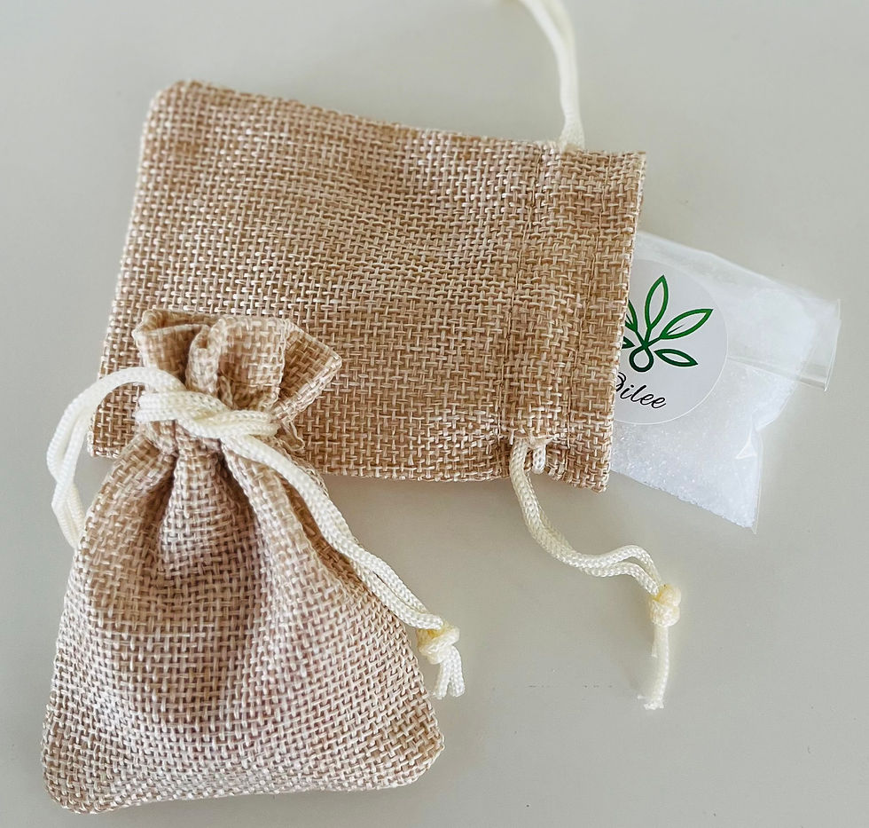 Romerike Smerteklinikk i Lillestrøm Shop Oilee Soyalys gavepakke julegave Strie Totebag Duftpinner  Kurs Helhetlig Helse Behandling Nevrorefleksolog Terapeut Aromaterapi Samtaleterapeut Lipbalm Olje Eteriske Fotsalt