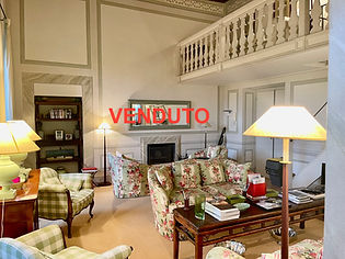 TRILOCALE A SPOLETO IN PALAZZETTO GENTILIZIO CON PISCINA