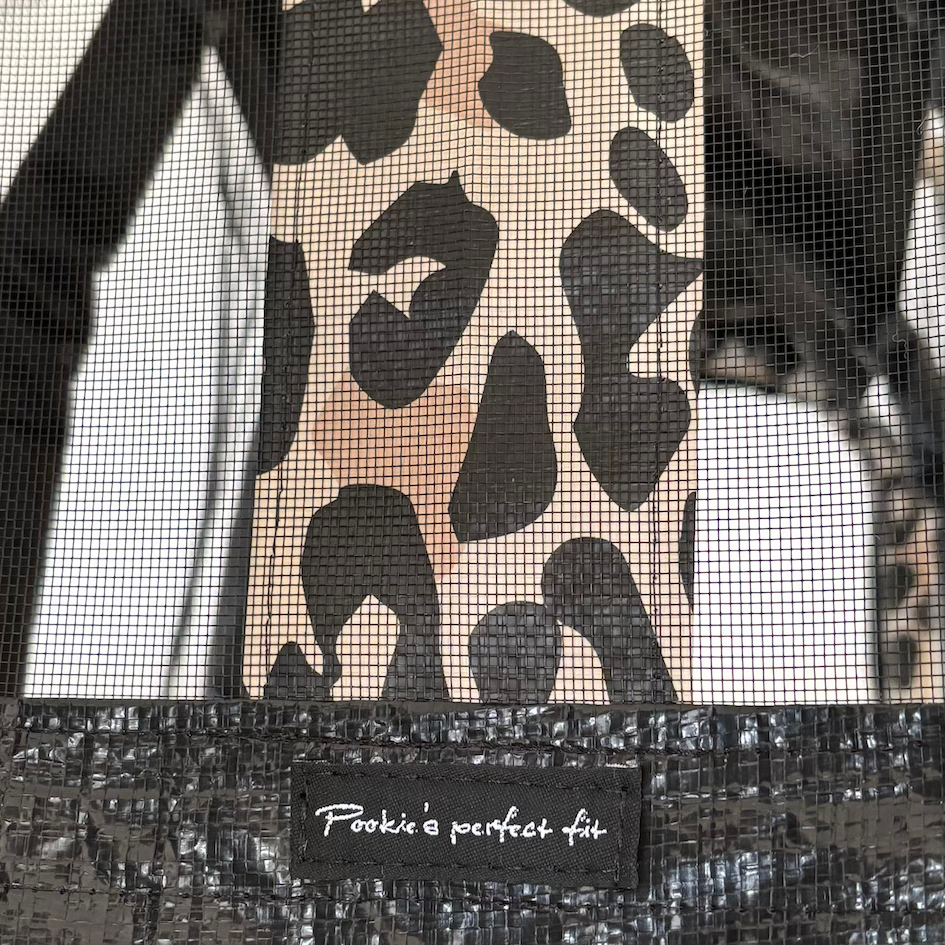 Miniaturbild: Carry Me Lightly – Transporttasche in Schwarz, Leo-Details, nur 377 g mit Boden
