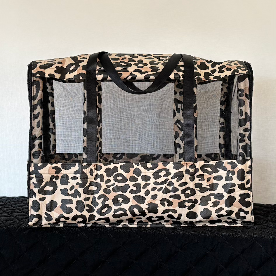 Miniaturbild: Carry Me Lightly – Ultraleichte Transporttasche im Leo-Print, nur 335 g!