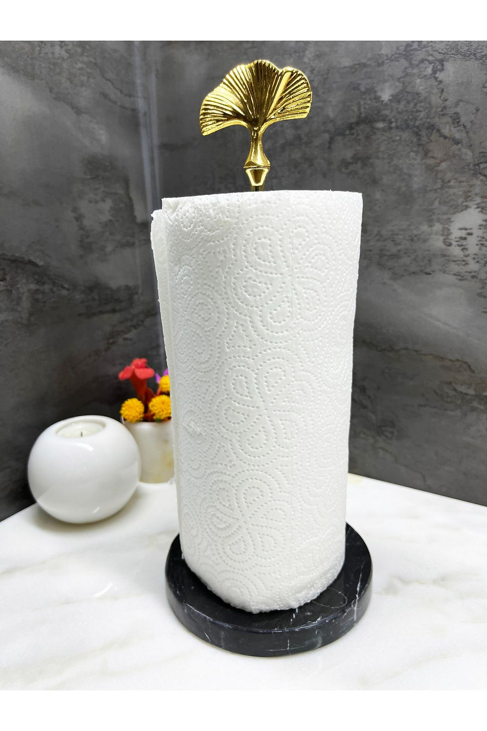 Miniatura: Natural Black Marble Towel Holder with Gold Objects