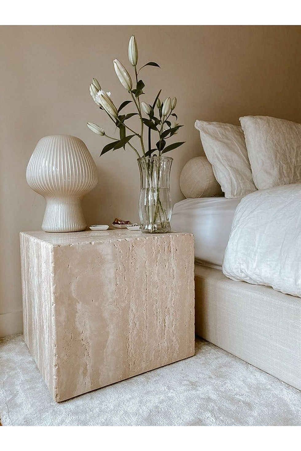 Miniatura: Travertine Side Table