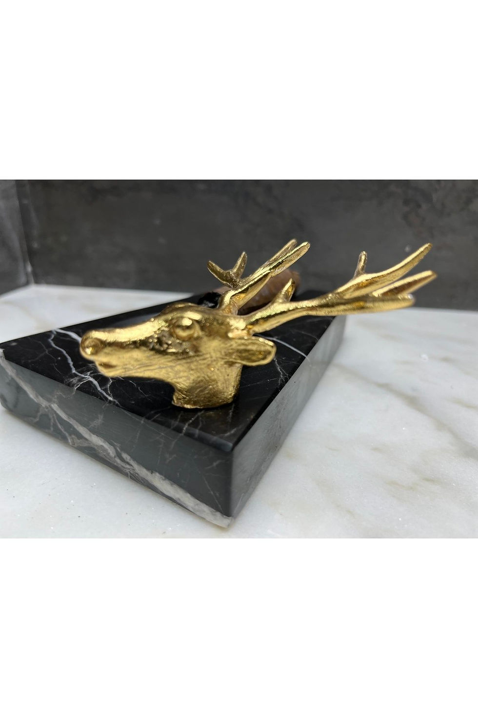 Miniaturbild: Natural Marble Cigar Ashtray with Brass Deer Head Object