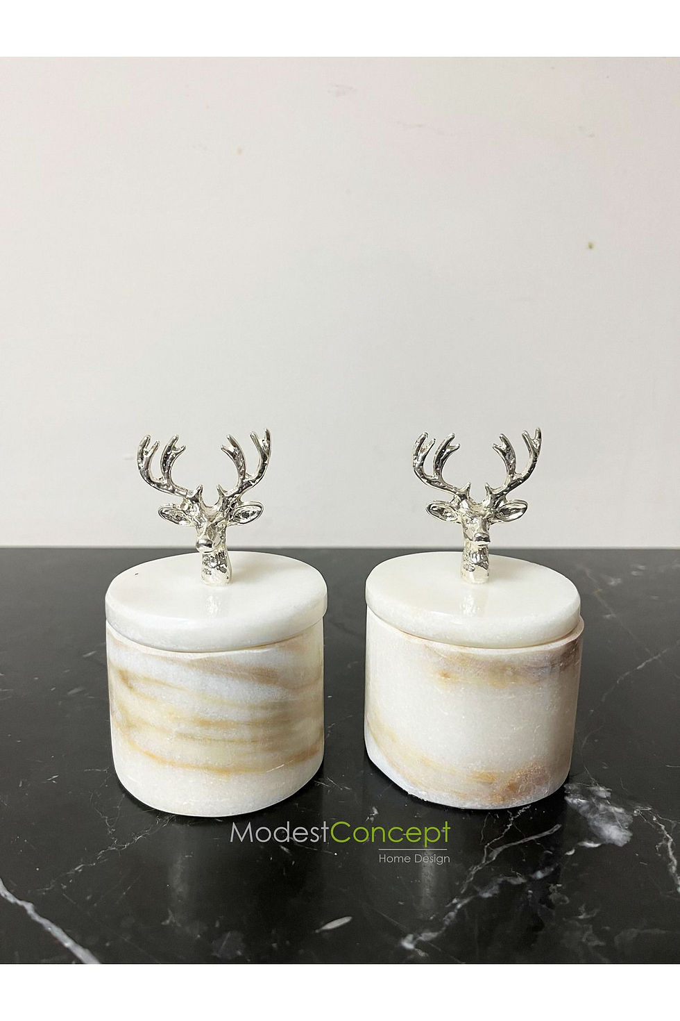 Miniaturbild: Natural White Marble Spice Jar Set with lids and silver deer objects