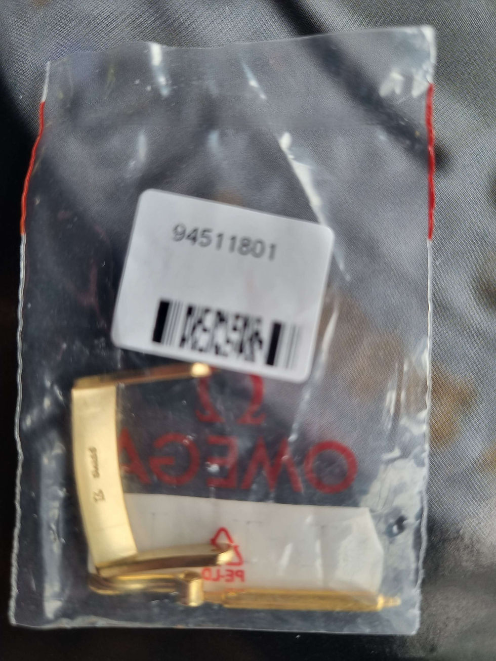 Thumbnail: 94511801 Omega Yellow Gold finish Steel Pin Buckle 18mm