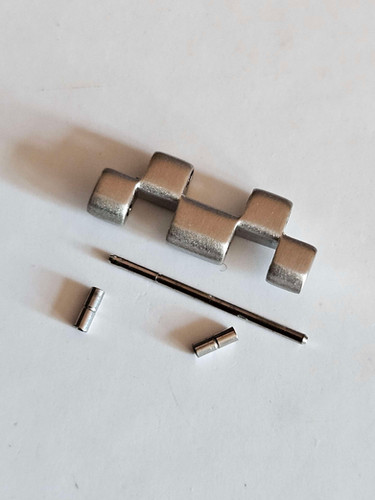 115st1501 GENUINE Omega Seamaster 1501 Half Size Steel Link- 1501